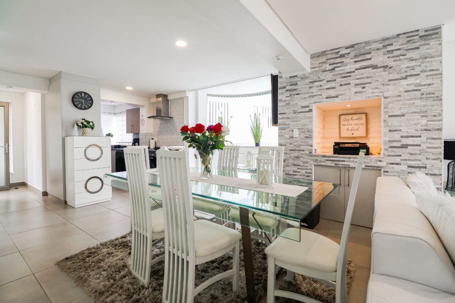 2 Bedroom Property for Sale in Island View Western Cape